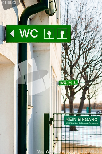 Image of Toilet sign outdoors
