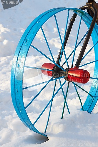 Image of Metal detail in the form of a bicycle wheel