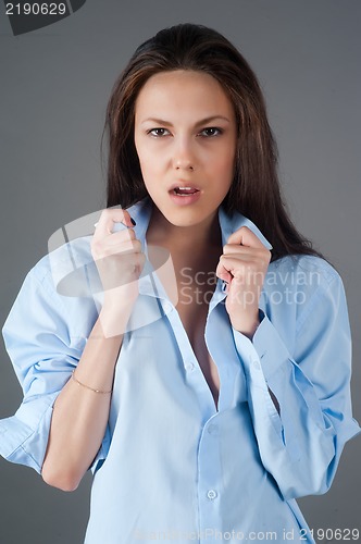 Image of beautiful surprised woman