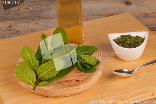 Image of Mint sauce ingredients
