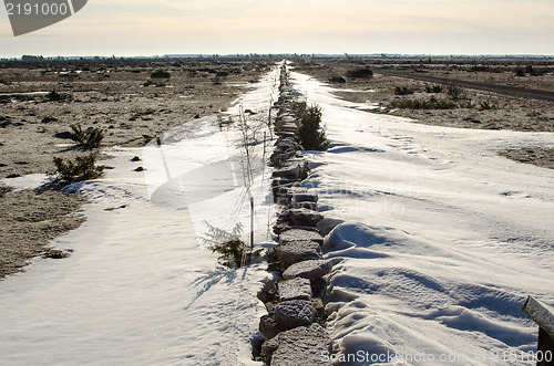 Image of Stonewall with snowdrift