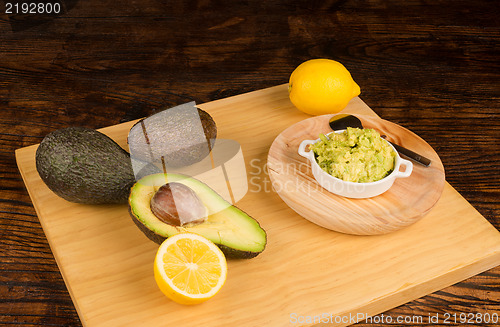 Image of Guacamole ingredients