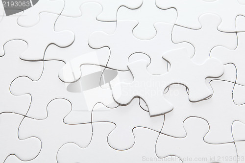 Image of white jigsaw puzzle