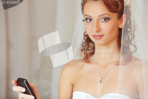 Image of Bride with the phone