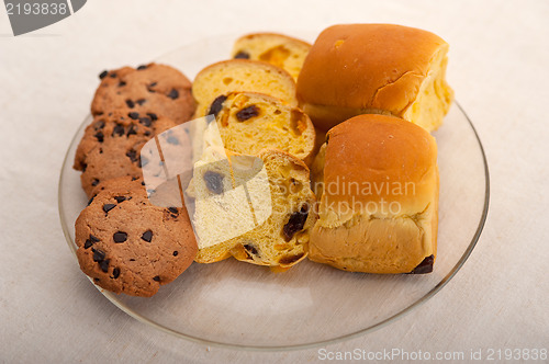 Image of selection of sweet bread and cookies