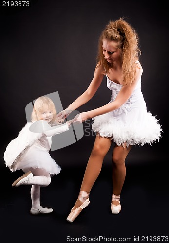 Image of Two pretty ballerina's