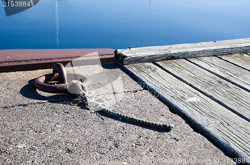 Image of Mooring loop with cut cord