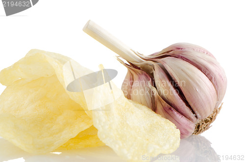 Image of Potato chips and garlic