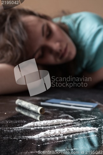 Image of Woman and cocaine