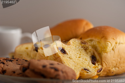 Image of selection of sweet bread and cookies