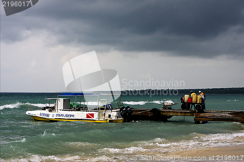 Image of people  harbor 