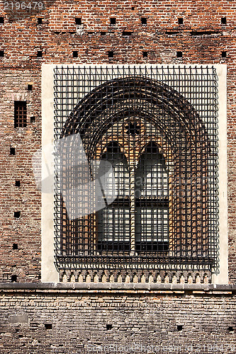 Image of brown castle brick and window