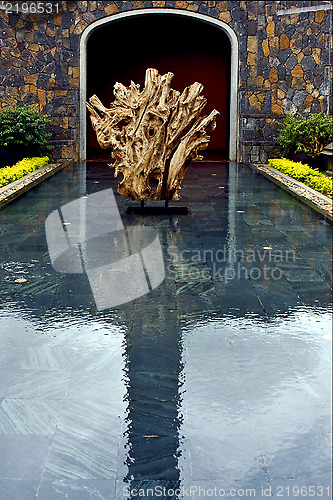 Image of abstract sculpture incision  