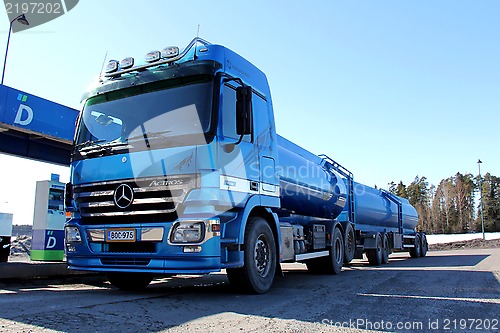 Image of Blue Mercedes Benz Actros Heavy Duty Truck