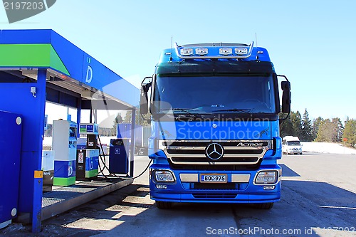 Image of Blue Mercedes Benz Actros Heavy Duty Truck