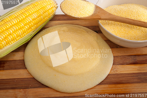 Image of polenta corn mais flour cream