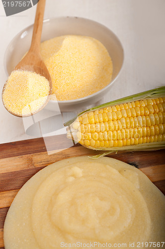 Image of polenta corn mais flour cream