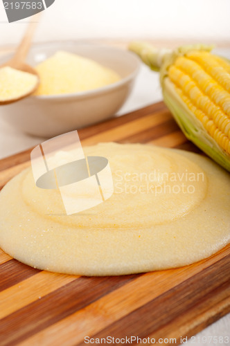 Image of polenta corn mais flour cream