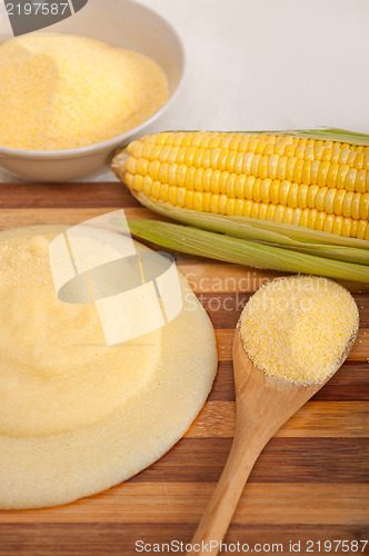 Image of polenta corn mais flour cream