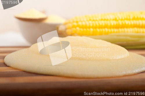 Image of polenta corn mais flour cream