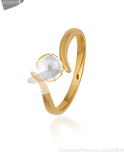 Image of Gold ring with pearl on white