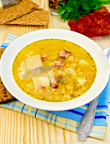 Image of Soup pea with crispbreads on the plate