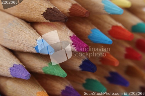 Image of color crayons 