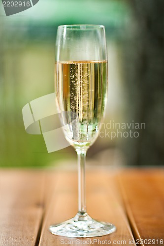 Image of champagne glass 