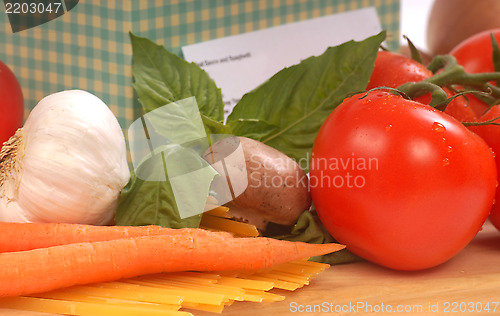 Image of Recipe box with ingredients for spaghetti