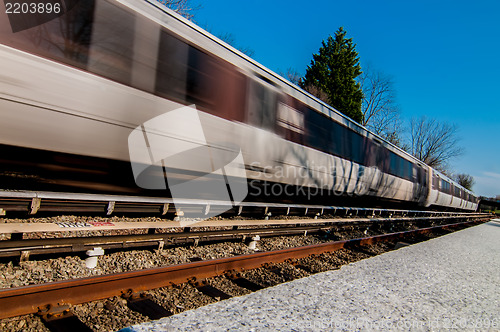 Image of Metro unit leaves station