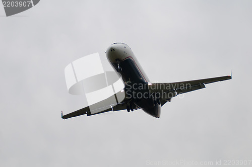 Image of airplane flying to airport washington dc