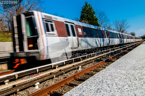 Image of Metro unit leaves station