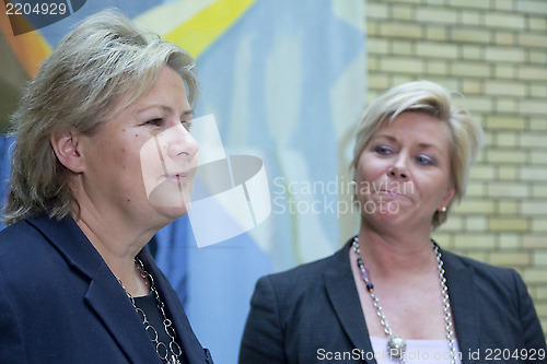 Image of Erna Solberg and Siv Jensen