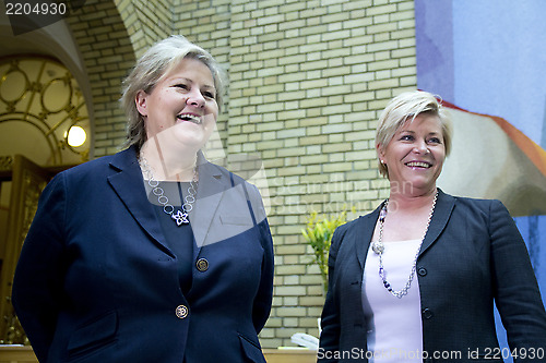 Image of Erna Solberg and Siv Jensen