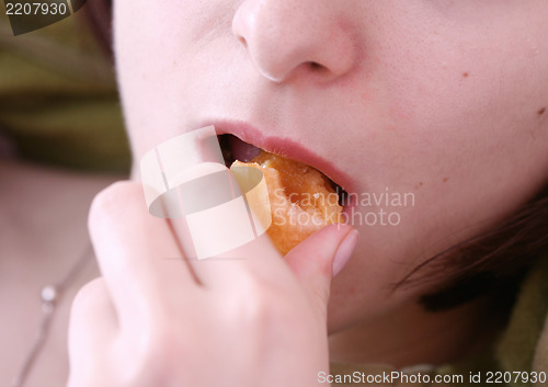Image of Women with apricot 