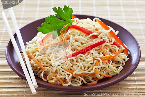 Image of chinese noodles with vegetables