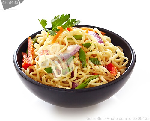 Image of bowl of chinese noodles with vegetables