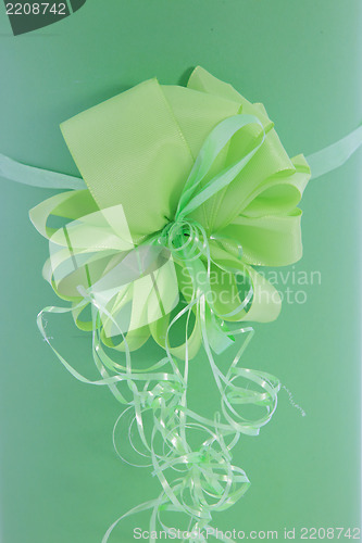Image of Beautiful ornamental green bow