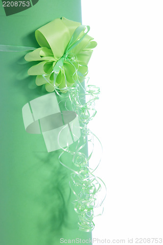 Image of Decorative green ribbon and bow