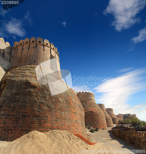Image of wall of kumbhalgarh fort