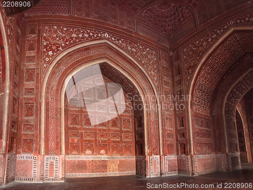 Image of walls of building in taj mahal mausoleum