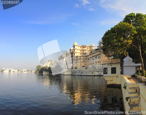 Image of palace and lake in Udaipur India