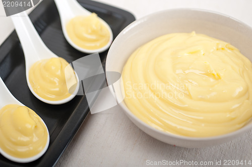 Image of custard vanilla pastry cream 