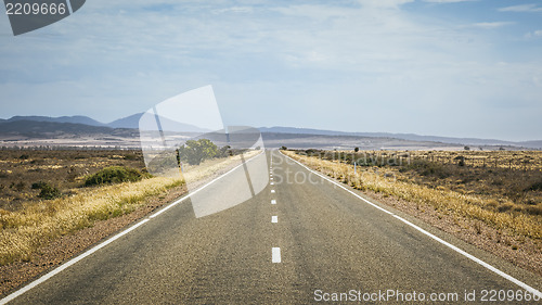 Image of road to horizon