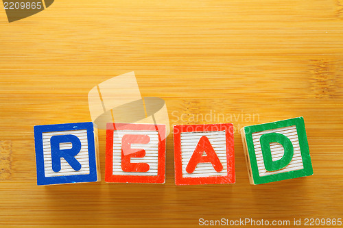 Image of Alphabet Block spell the word READ