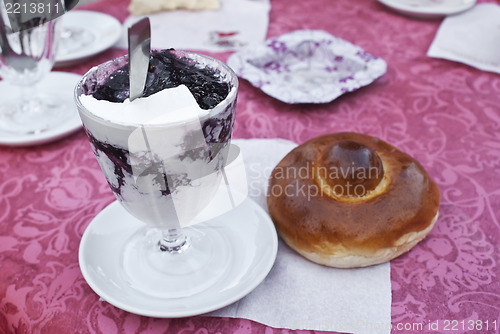 Image of Sicilian granita and brioche