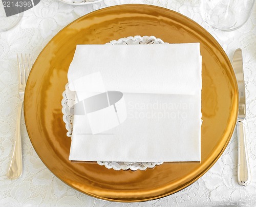 Image of Golden plate in wedding catering