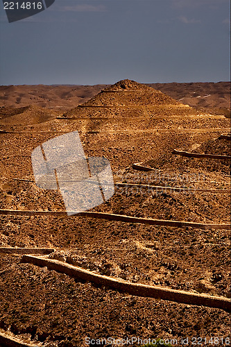 Image of  street and hill in matmata tunisia