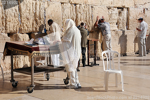 Image of Jewish Worshipers at the Wailing Wall