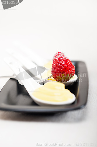 Image of custard pastry cream and berries